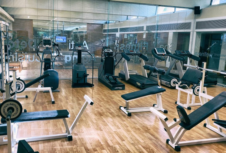 Fitness & Sports Fitness Center: Well-equipped gym. Tennis Courts: 2 floodlit courts. Water Sports: Windsurfing, jet skiing, and more.